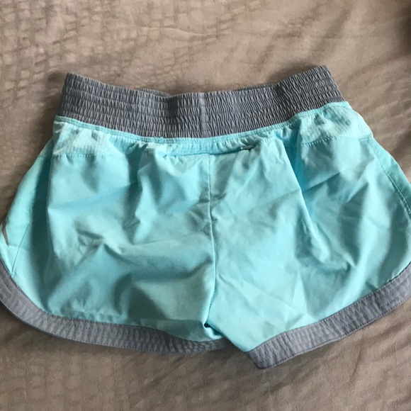 Champion Running Short - Picture 2 of 3